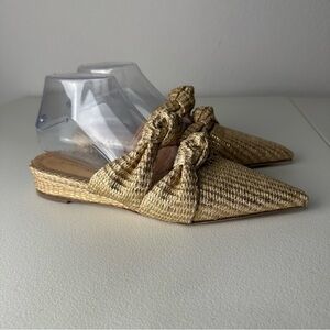 Tuckernuck Tan Beige Gold Lucia Raffia Knot Slide On Pointed Toe Mules Size 8
